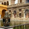 Descubra la catedral de Sevilla y sus alrededores con un guía local